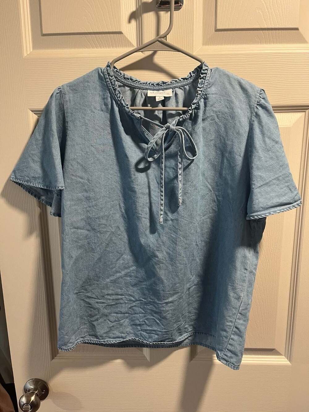 Morgan Taylor Chambray Ruffle Neck Tie Front Flutter Sleeve Blouse